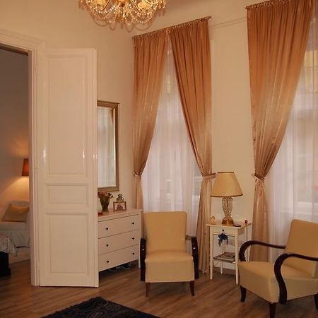 Balazs Apartment - Oktogon Budapest Eksteriør billede
