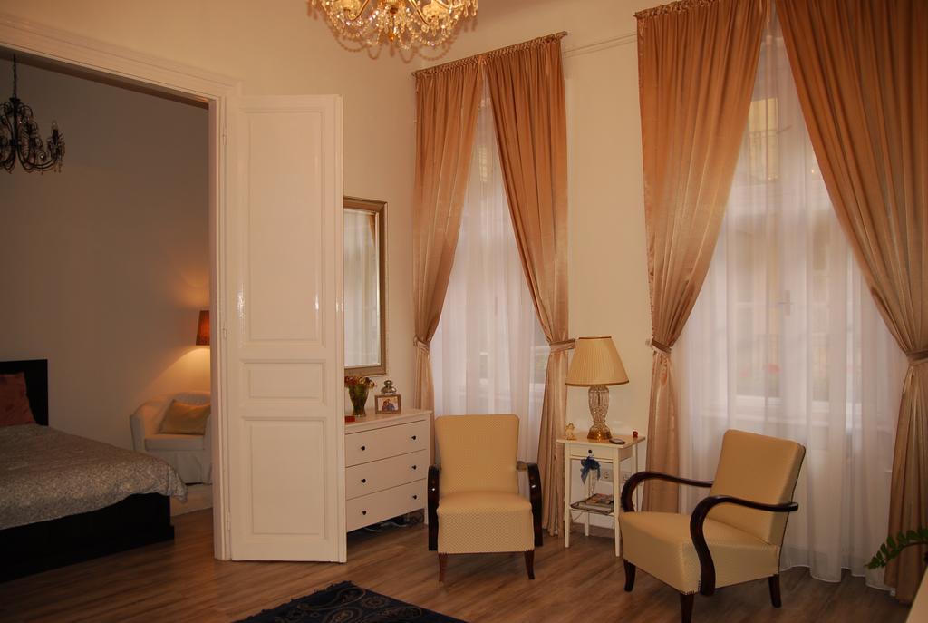 Balazs Apartment - Oktogon Budapest Eksteriør billede