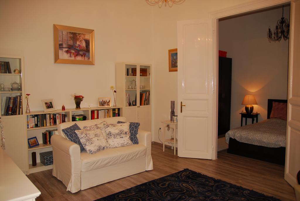 Balazs Apartment - Oktogon Budapest Eksteriør billede